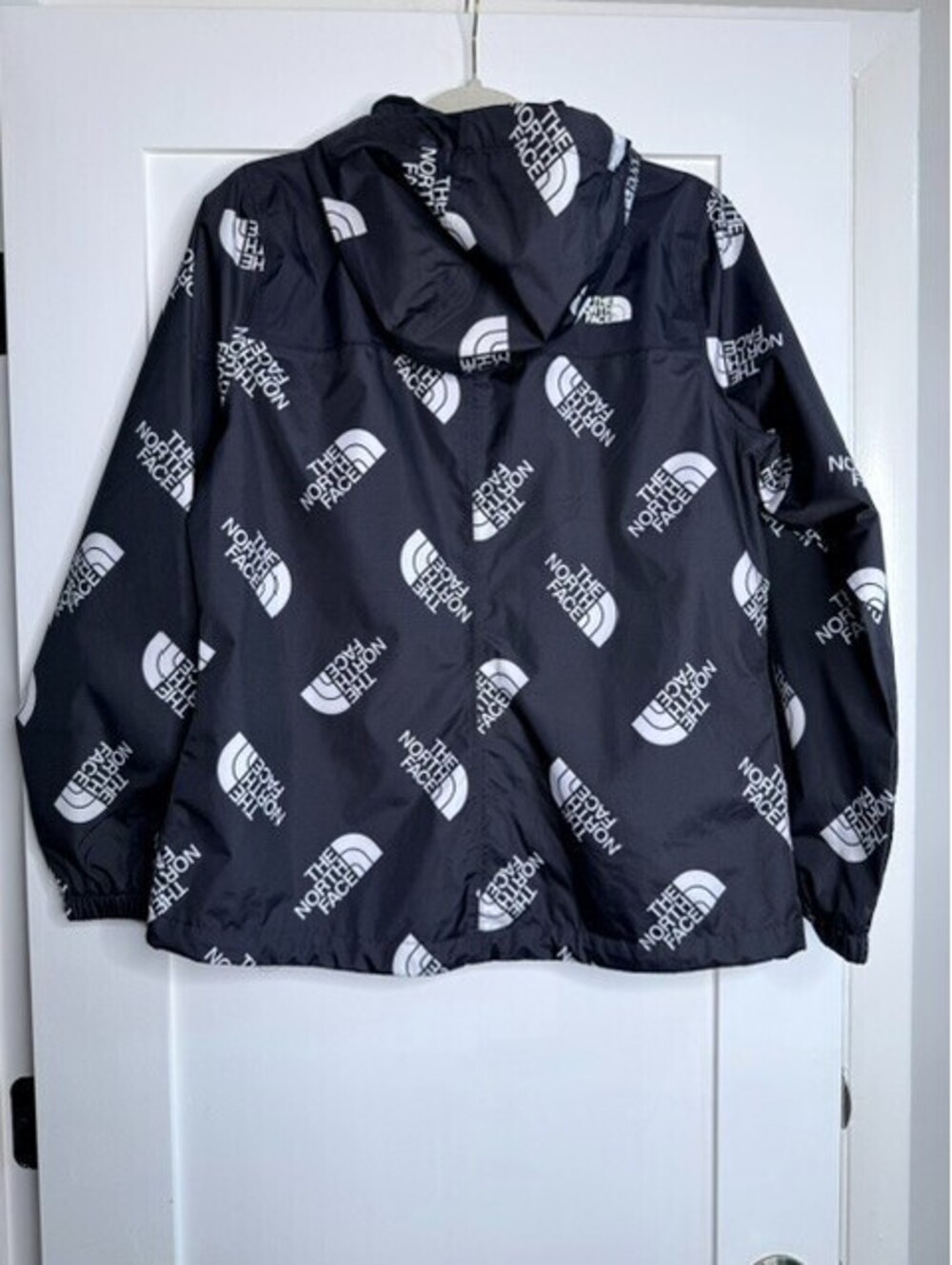 The North Face Novelty Nuptse Jacket Womens Small Black Logo Print Hooded NWT